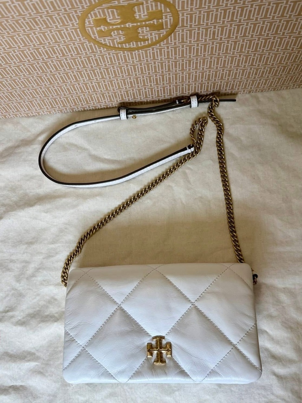 Tory Burch Kira Diamond Quilted crossbody - Picture 7 of 9